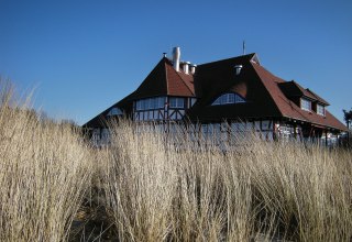 Directly at the pier Zingst - the Kurhaus with tourist information, © Sarah Kunze