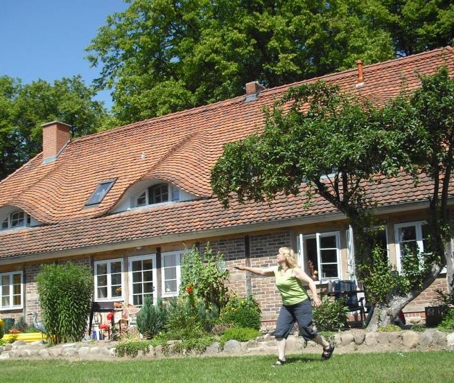 Be active together in the large garden with sunbathing and tobogganing area, © Landhaus im Grünen/Kästner