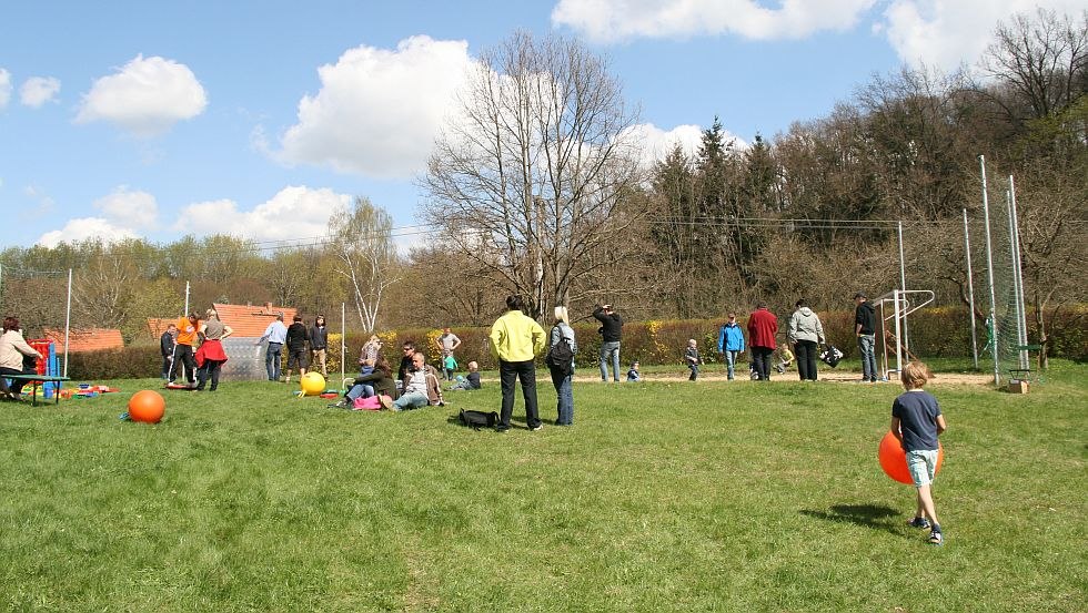 Colorful hustle and bustle on the sports field, © Hinterste Mühle gGmbH