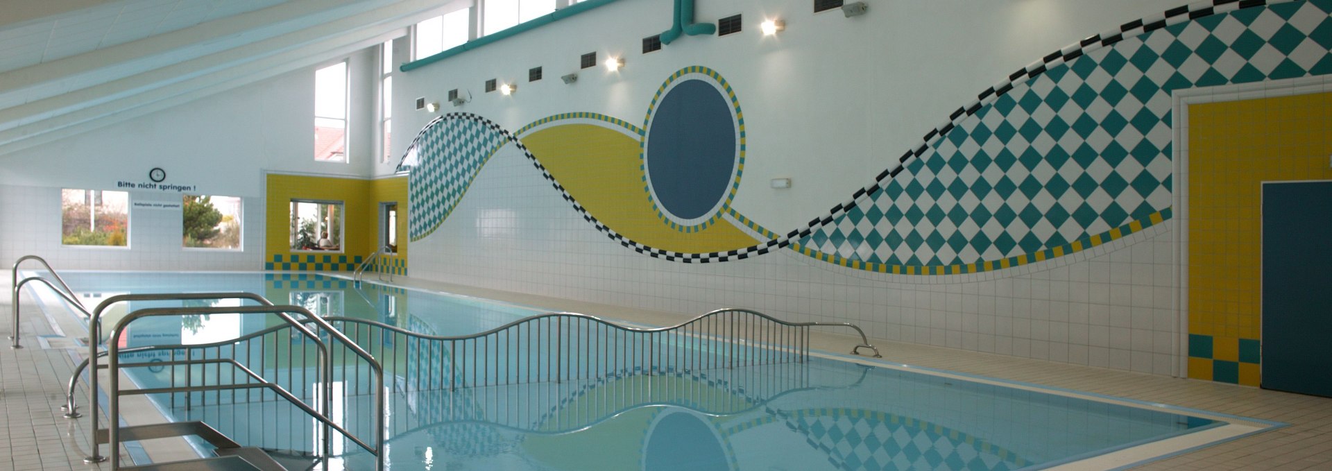 Indoor swimming pool in the Baltic Sea spa clinic Fischland, © Ostsee-Kurklinik Fischland