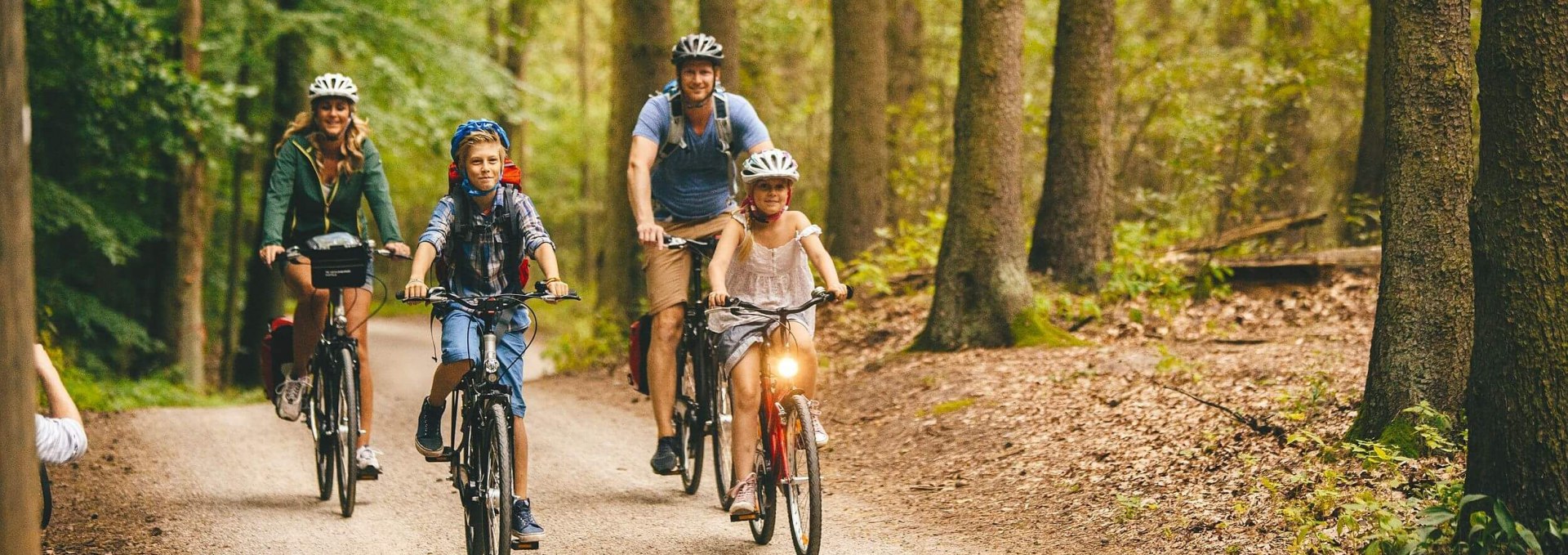 Family outing by bike, © TMV/Roth