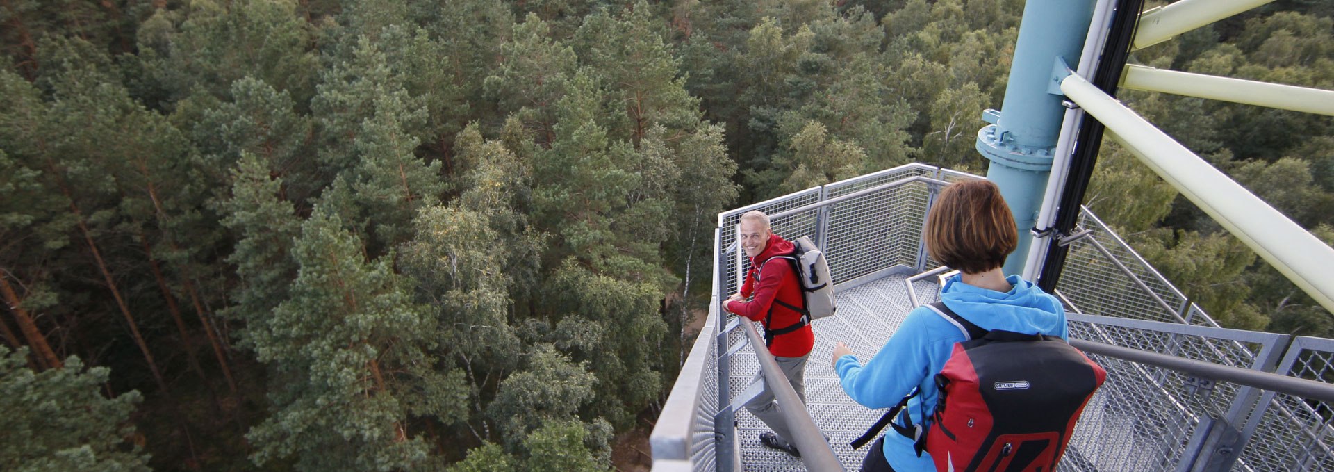 wanderpaerchen-auf-dem-kaeflingsbergturm, © TMVoutdoor-visions.com