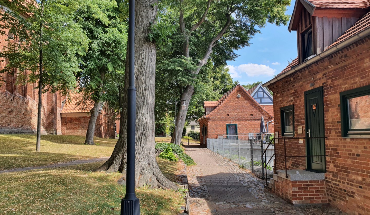 Part of the church ensemble: rectory and rector's house, © Sabine Maus