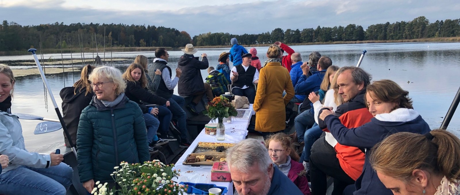 Family celebrations on the barge, © Dschungelschute