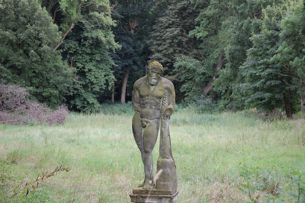 The sculpture made of sandstone shows the god Hercules., © Gabriele Skorupski