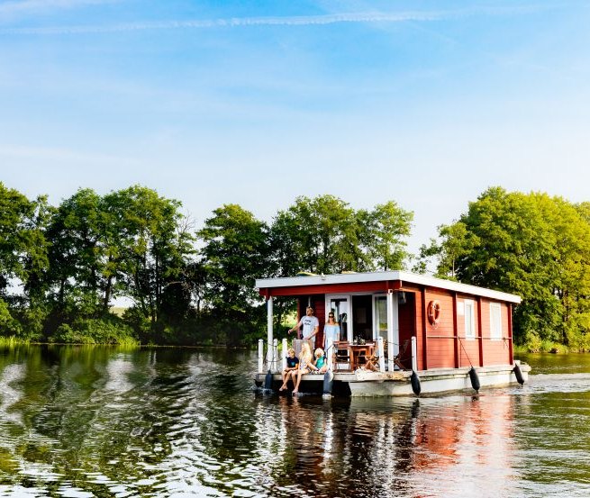 Travelling with the BunBo on the Müritz Arm in the Mecklenburg Lake District, © TMV/Kirchgessner