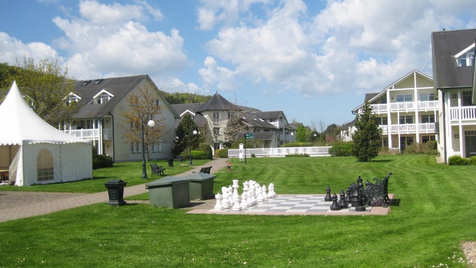 View of the outdoor area with its inviting green areas., © TMV