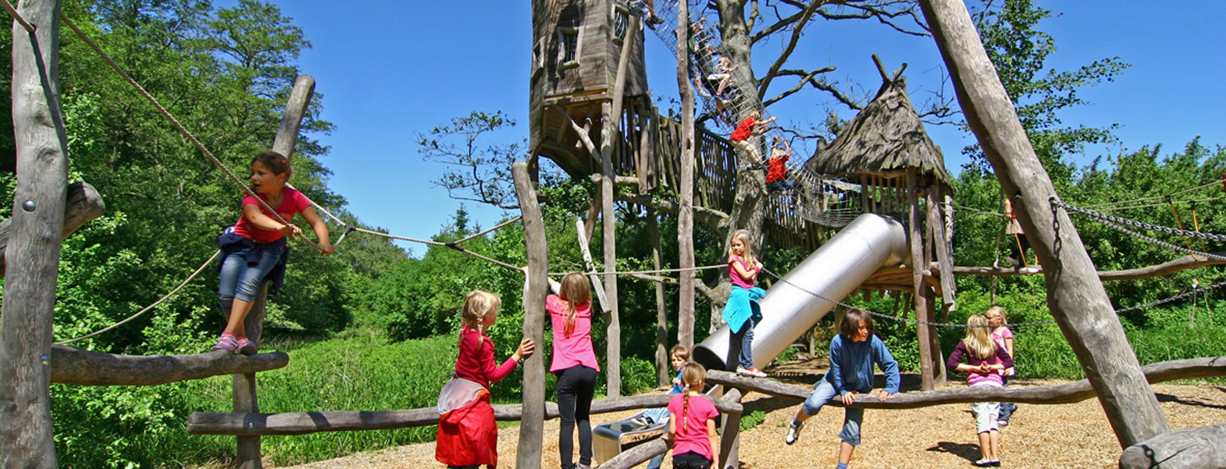 Playtime on the treetop trail, © Vogelpark Marlow/Zöger