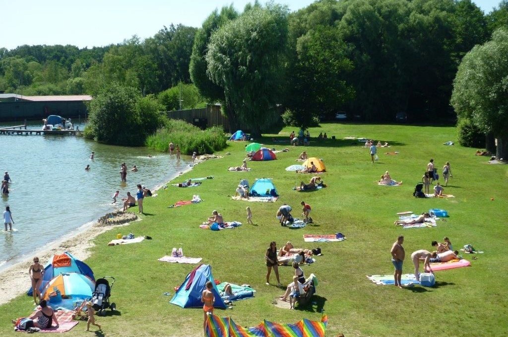 People's swimming pool sunbathing lawn, © Stadt Waren (Müritz)