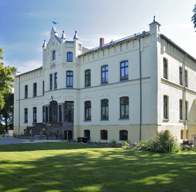 Front view of the manor house Alt Vorwerk, © Axel Thiessenhusen