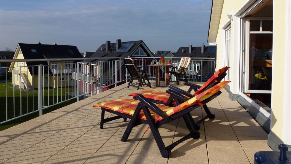 Large sun terrace, Parkstraße 32, FeWo 8 in Börgerende, © David-Touristik