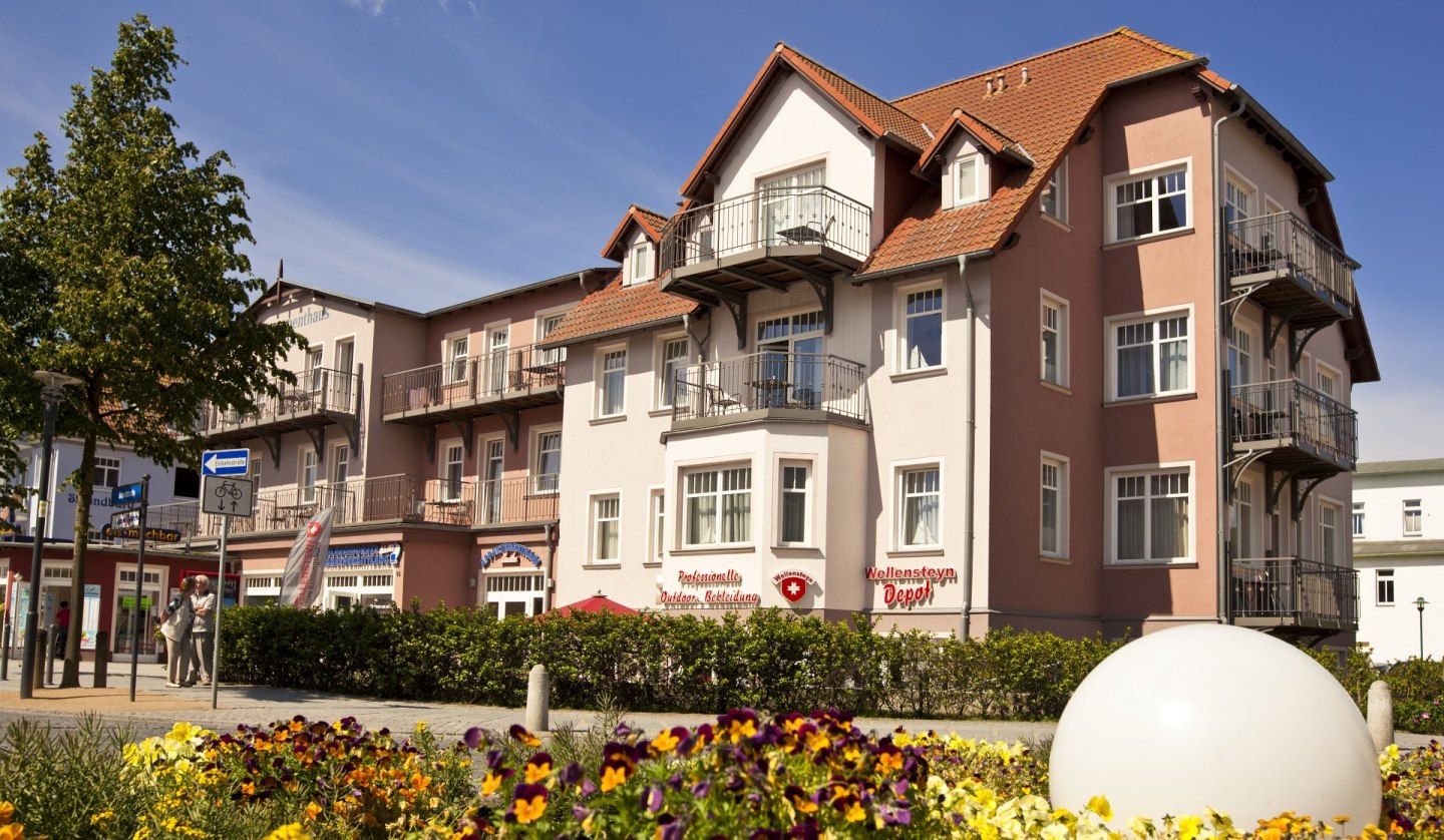 Apartment house Monika - at the pier, © Anke Schultz