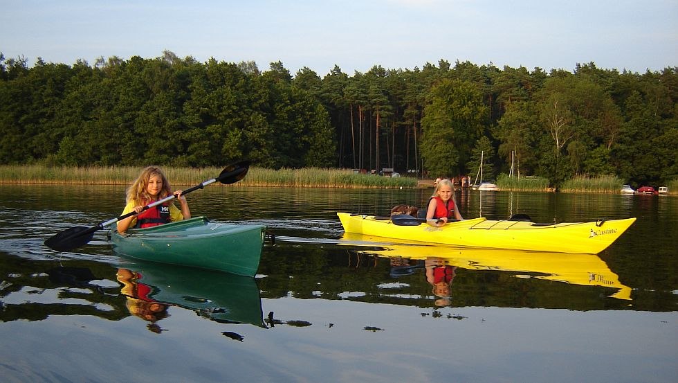 In a 1-man kayak on the Leppinsee lake, © Paddel-Paul/Tobias Schnuchel