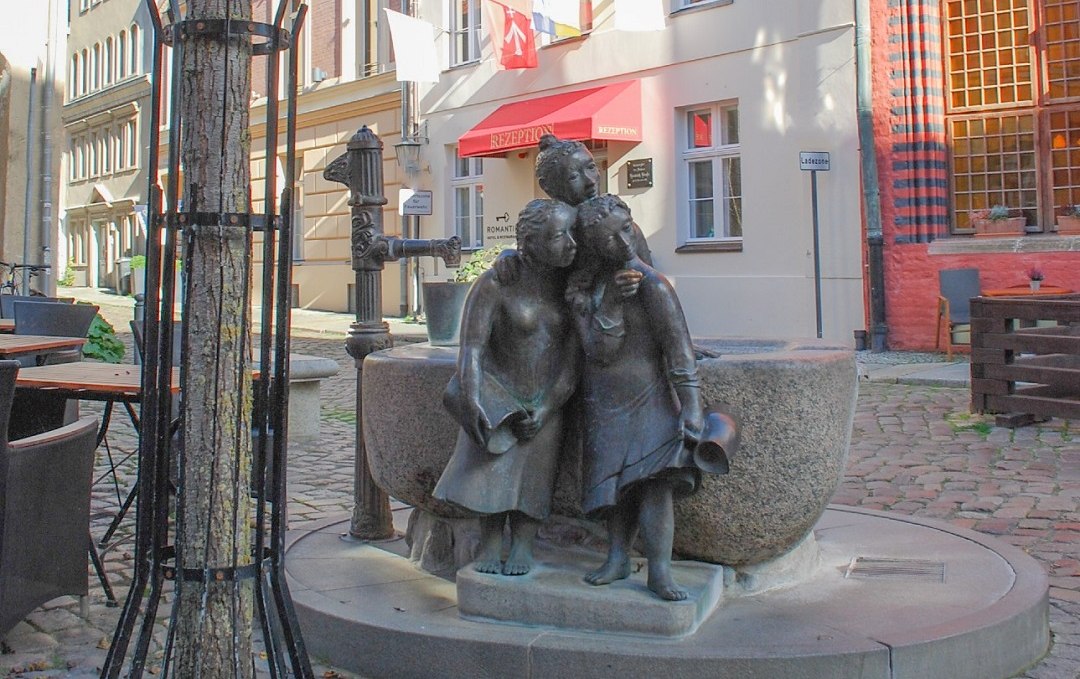 Maegde Fountain, © Tourismuszentrale Stralsund