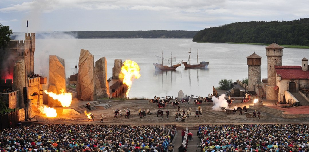 Nature stage Ralswiek in action, © Störtebeker Festspiele Rügen