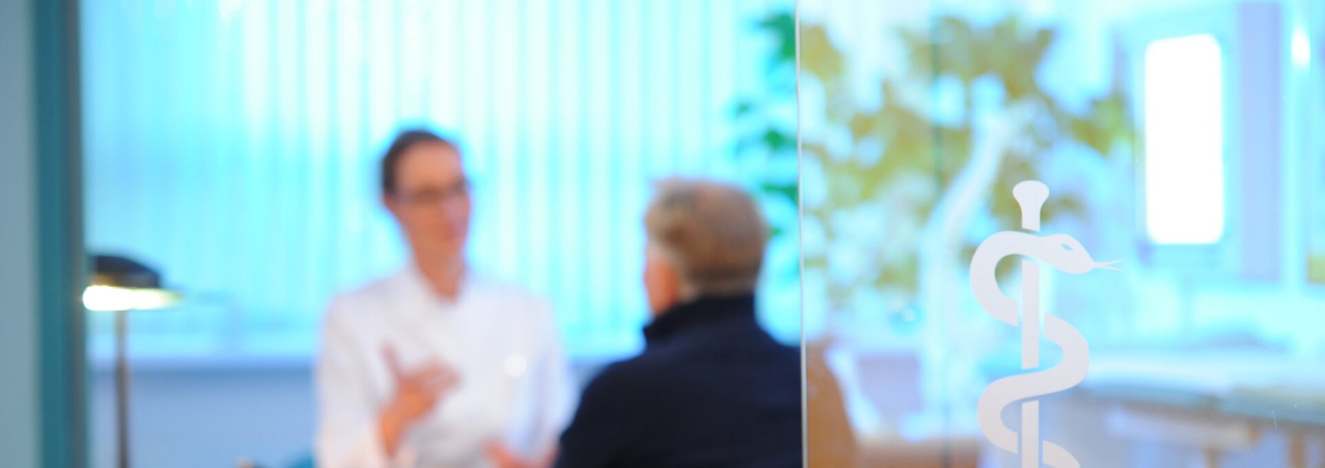 Treatment discussion between doctor and patient, © TMV/Duerst