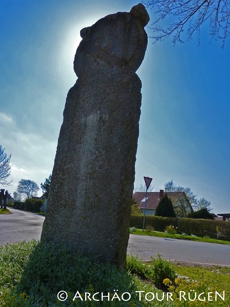 the overman-sized atonement stone at the entrance to the village of Schaprode, © Archäo Tour Rügen