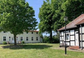 Part of the estate with manor house, © WERK Gut WOHNEN Schlatkow