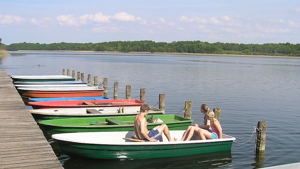 Rowing boats at the jetty, © Biohof Donst