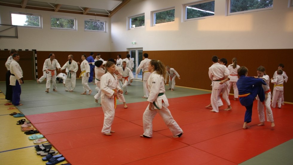 Sports in our sports hall, © Jugenddorf Wittow GmbH