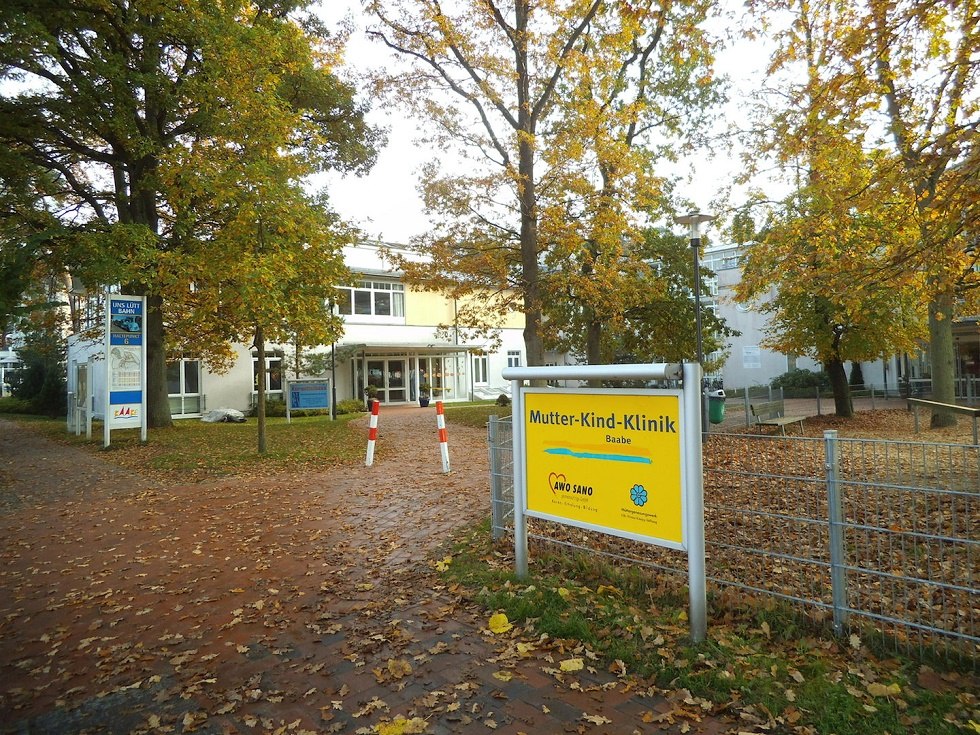 Mother-Child-Clinic Baabe - Exterior view in autumn -, © Tourismuszentrale Rügen