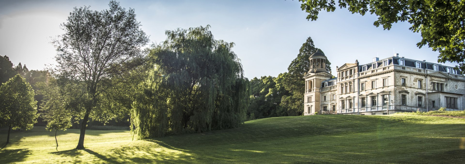 Kaarz Castle and Park with plenty of open space, © Schloss Kaarz / Stefan von Stengel