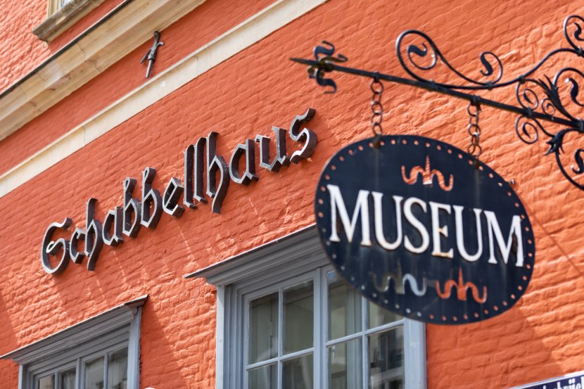 Red brick façade of the Schabbellhaus, © Hansestadt Wismar, Christoph Meyer (paperheroes)