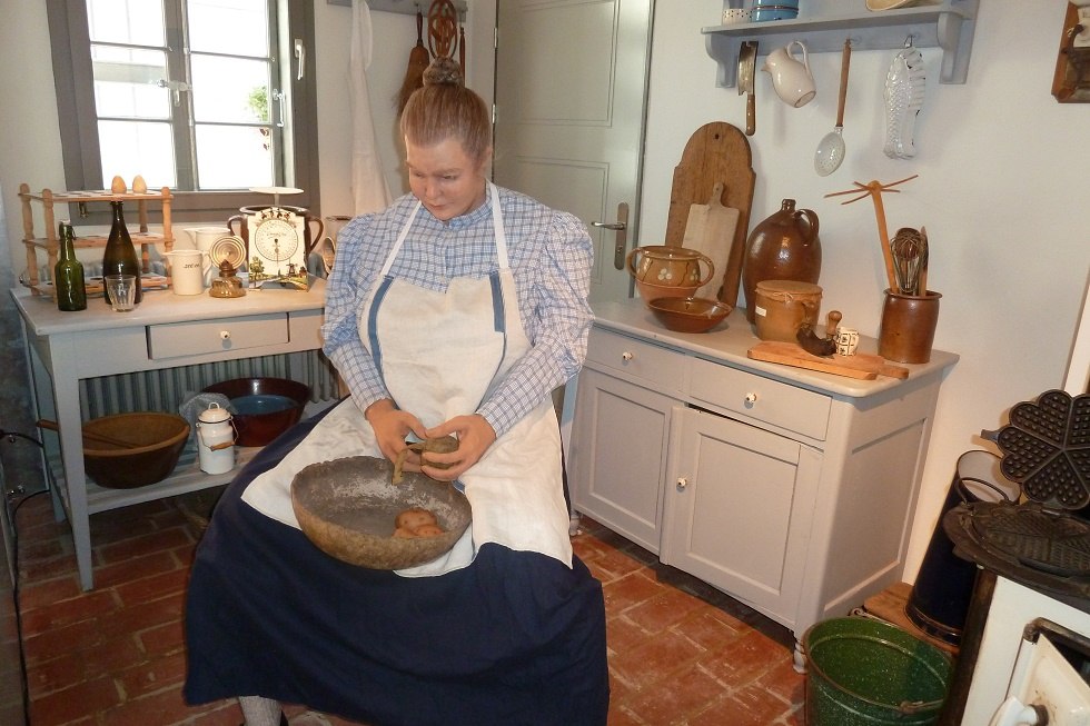 Council servant kitchen around 1920, © Meike Jezmann