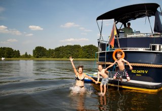 Fun for the whole family with the "floating vacation apartment", © Müritz Yacht Management