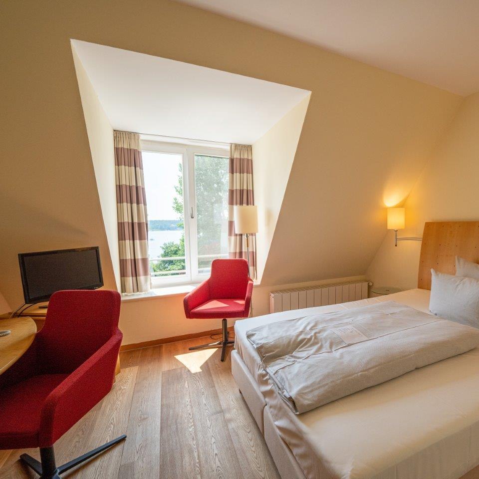 Insight into a double room of the hotel Kleines Meer, © Hotel Kleines Meer