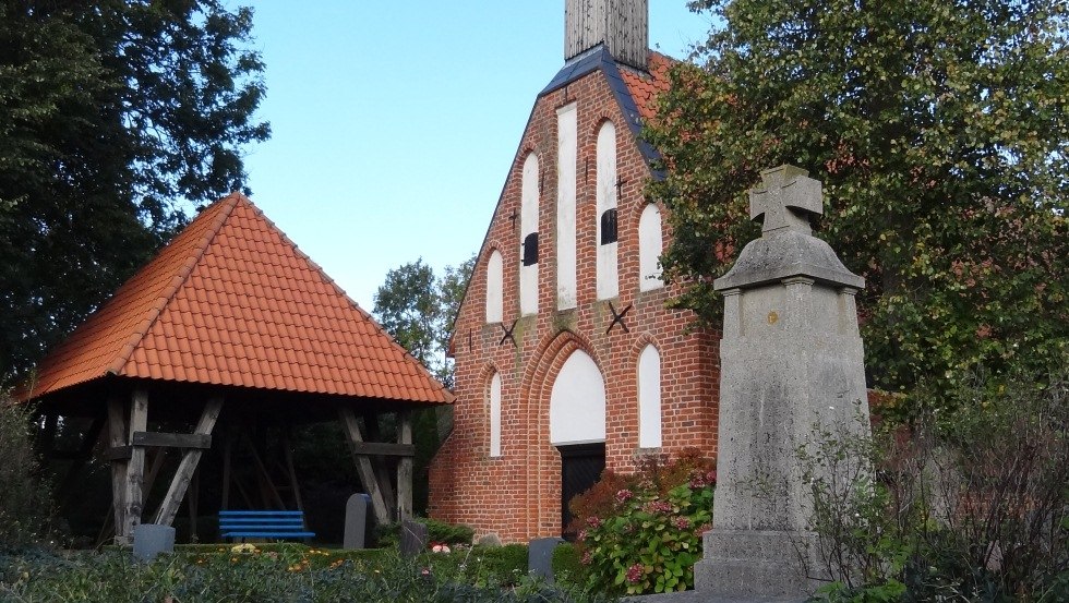 Ummanz brick church with late gothic carved altar, © Ummanz-Information/Schmorell