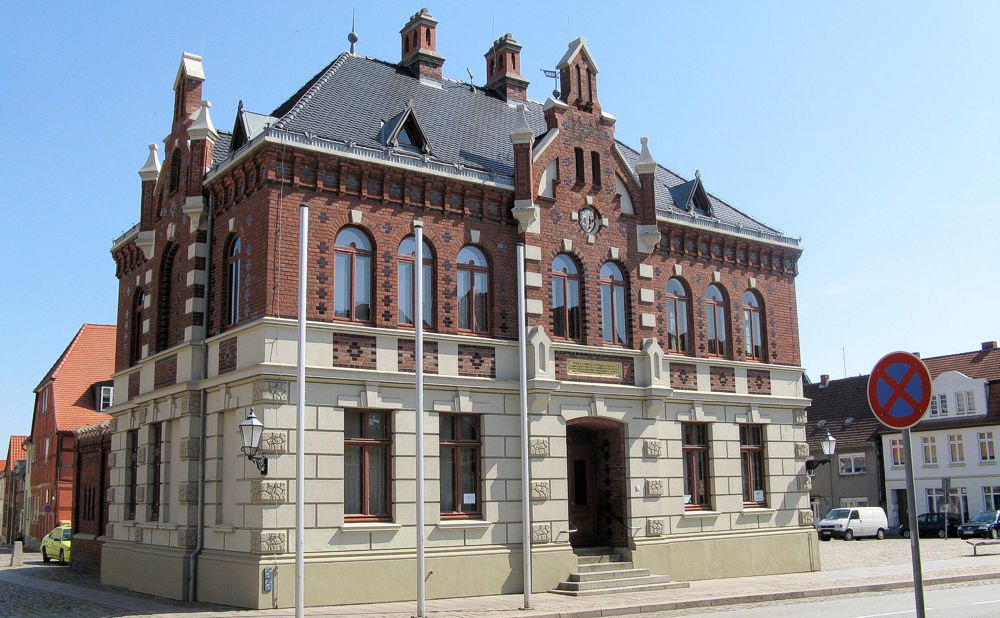 City hall with tourist information, © Stadt Gnoien