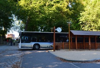 Bus loop in front of the entrance to the National Park Center, © Tourismuszentrale Rügen