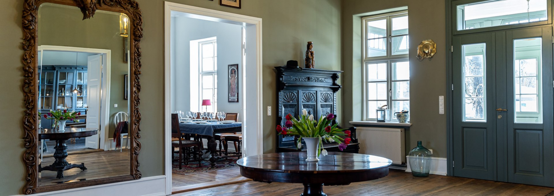 generous entrance hall, © Alexander Rudolph