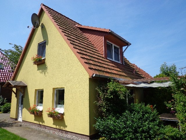 The yellow cottage - in the garden of our property, © Diederichs