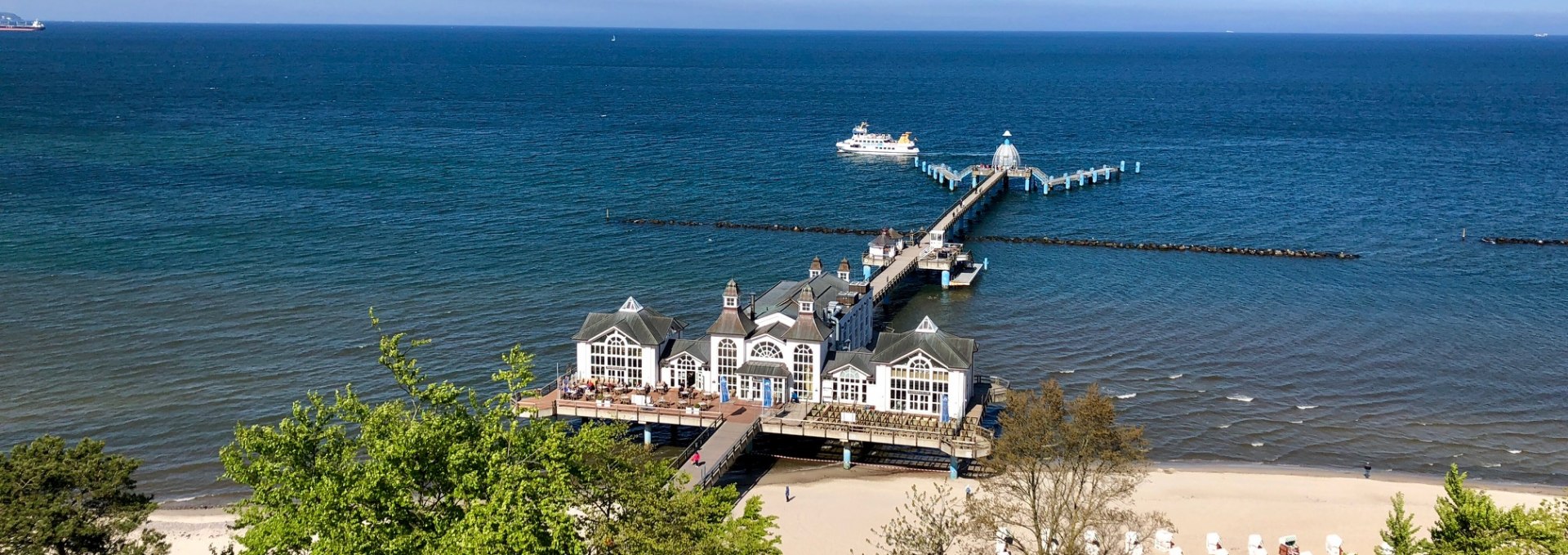 Directly at the Sellin pier, © arcona_Nico Offermann