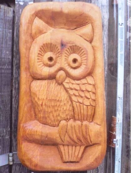 Wall hanging owl relief, ash about 80 cm high, © Horst Domröse