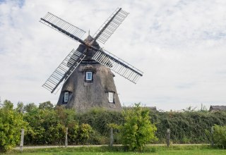 The mill in Dorf Mecklenburg has a brick base., © Frank Burger