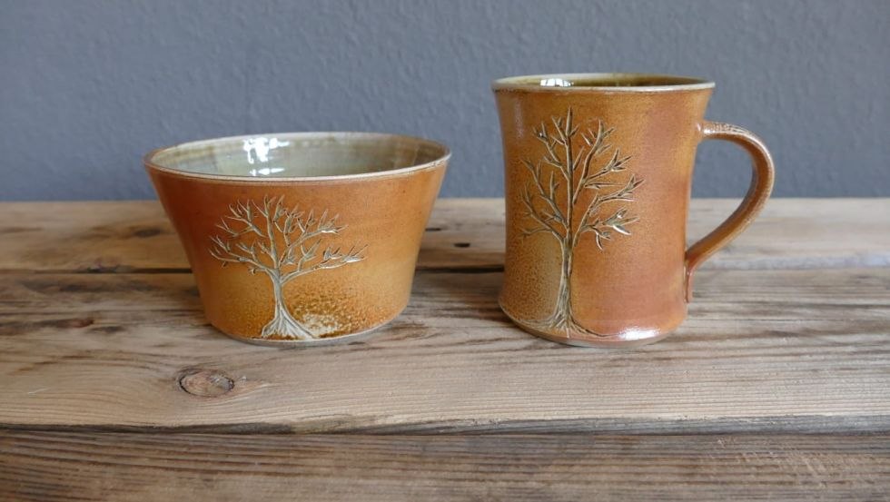 Set of cup and bowl with tree decor (salt brandy), © Judith Renz