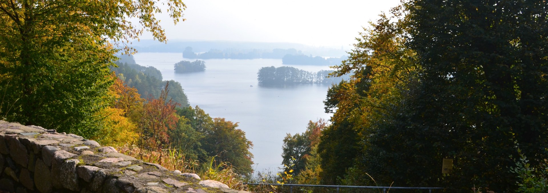 On routes 3 and 4 you will be rewarded with the view over the house lake, © Kurverwaltung FSL