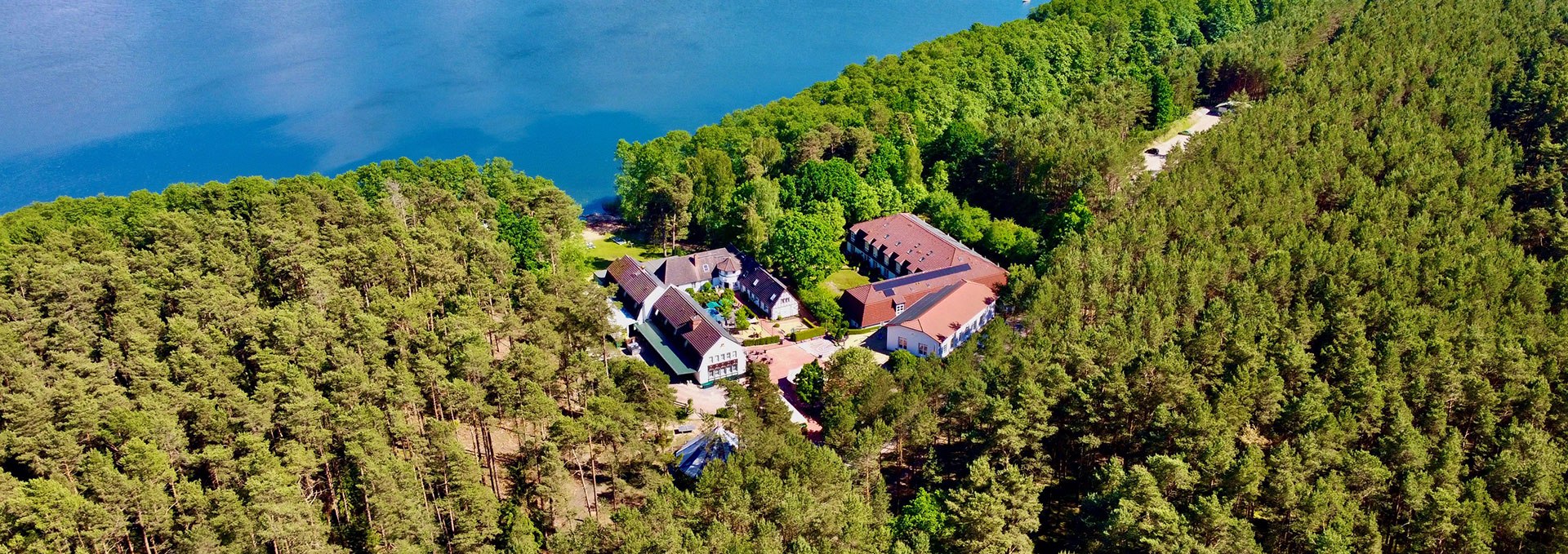 Nestled in the Müritz National Park, on the Great Labussee. More space is not possible!, © Familotel Borchard´s Rookhus