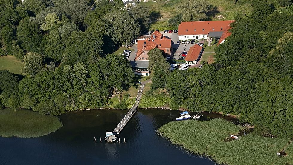 Beautiful location of the hotel directly on the lake, © Bernd Lasdin