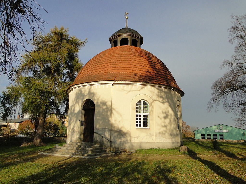 Dolgen church, © von Niteshift (Diskussion) (photo taken by myself) [CC-BY-SA-3.0 (http://creativecommons.org/licenses/by-sa/3.0)], via Wikimedia Commons