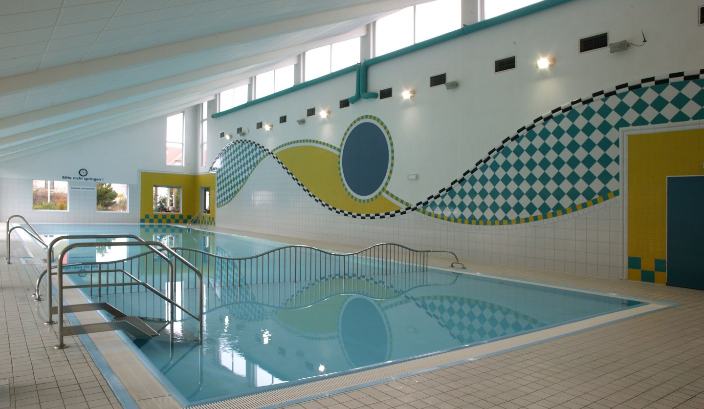 Indoor swimming pool in the Baltic Sea spa clinic Fischland, © Ostsee-Kurklinik Fischland