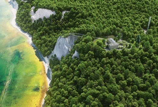 Sustainable nature experience at the KÖNIGSSTUHL National Park Center. Expected from 2022 with floating and barrier-free platform., © NZK-DOMUSImages/A.Rudolph