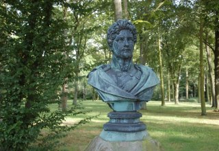 The Theodor Körner bust commemorates the patriot and writer., © Gabriele Skorupski