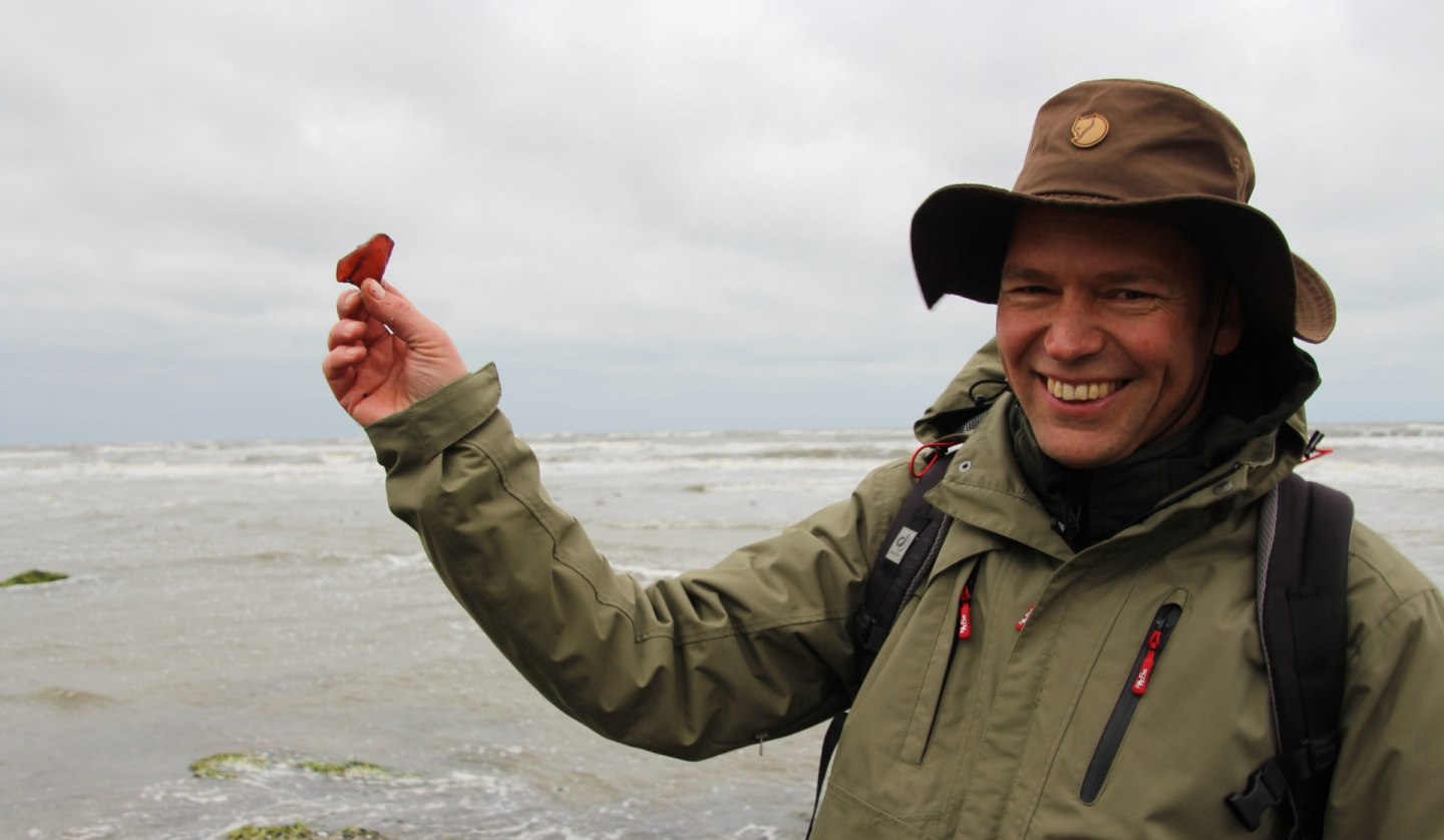 Amber hike with nature guide Martin Hagemann, © Carolyne Parent