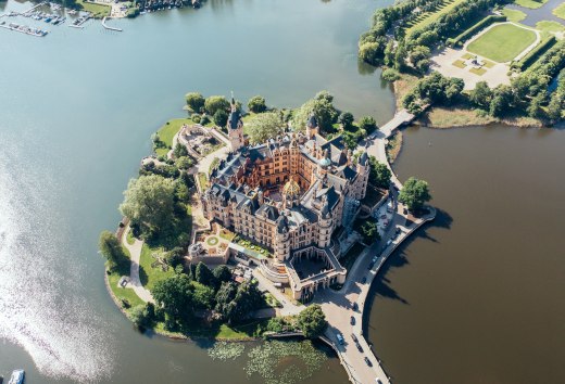 Aerial view of Schwerin Castle in Mecklenburg-Western Pomerania, © TMV/Gänsicke