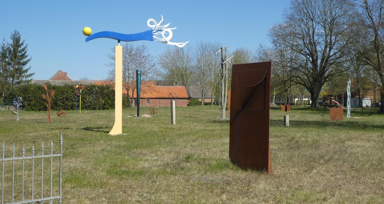 Sculpture meadow, © Heiko K. Voss