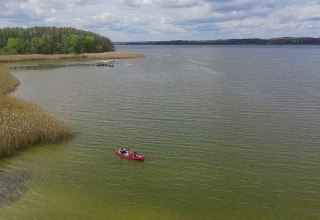 Discover the Kummerow Lake by kayak with family, © Tourismusverband Mecklenburgische Seenplatte/Tobias Kramer